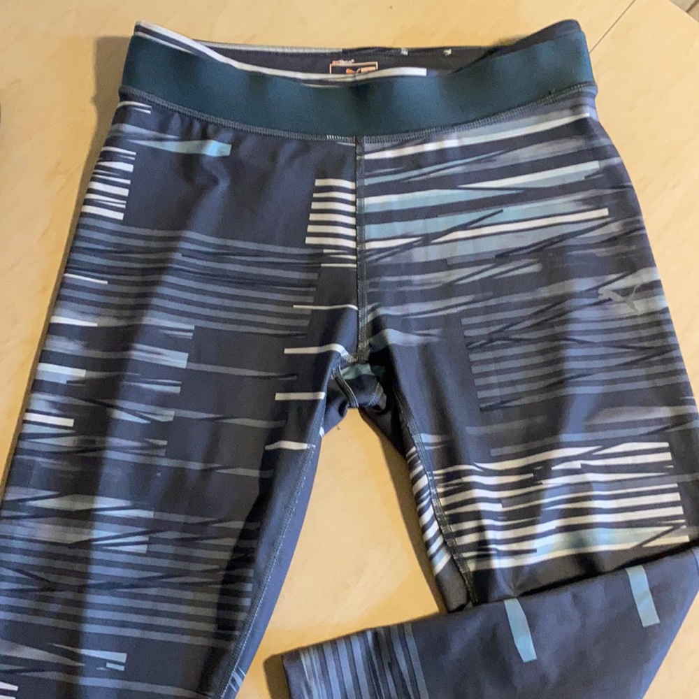 Puma slate gray graphic cropped leggings